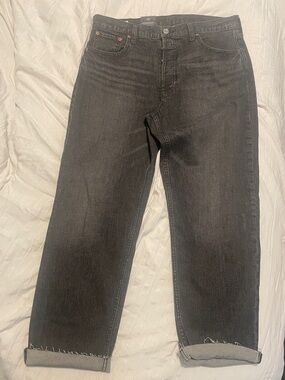✨ NWTGAP Woman’s faded Black Casual Straight-Leg Jeans size 32 ✨
